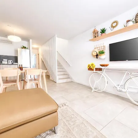 La Islena House - Near The Beach, Air-con, Fast Wifi And Sat Tv By Lanzarote 펜션 플라야블랑카