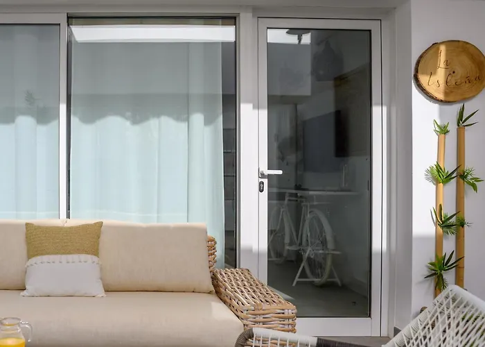 펜션 La Islena House - Near The Beach, Air-con, Fast Wifi And Sat Tv By Lanzarote